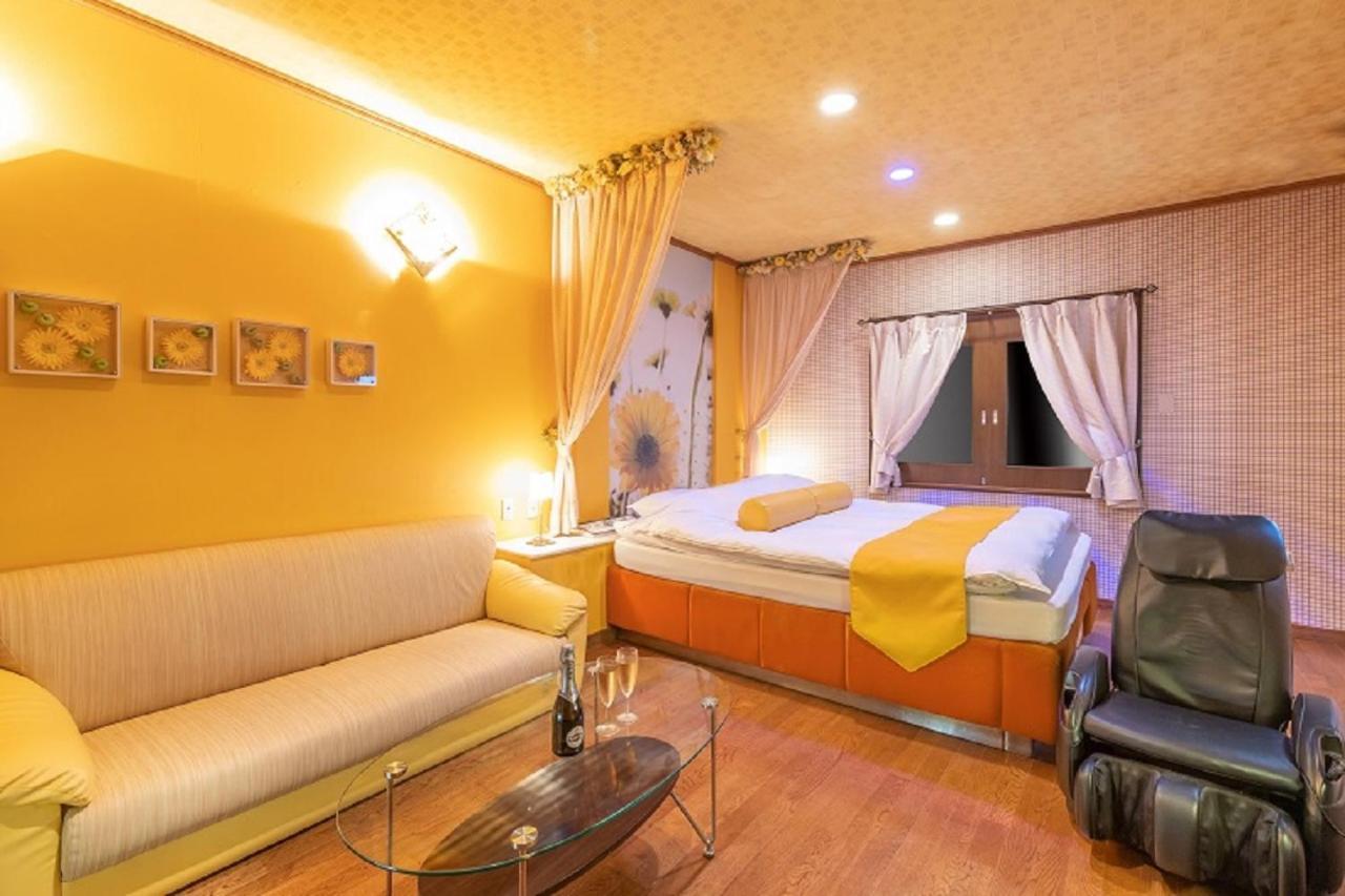 Chapel Garden (adults Only) Love hotel Kani