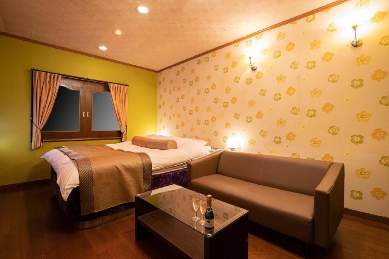 Chapel Garden (adults Only) Love hotel